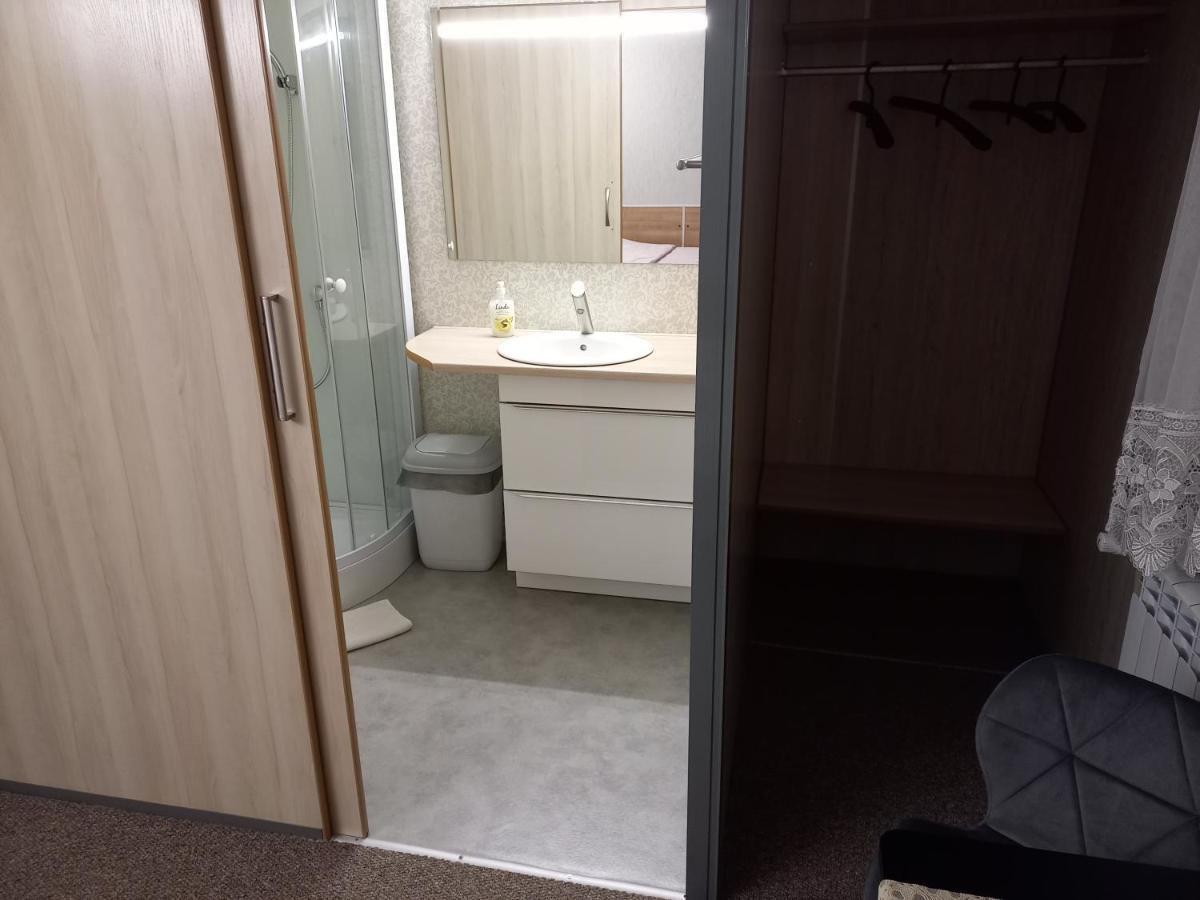 Pokoje Goscinne Jaga Kielce Exterior foto