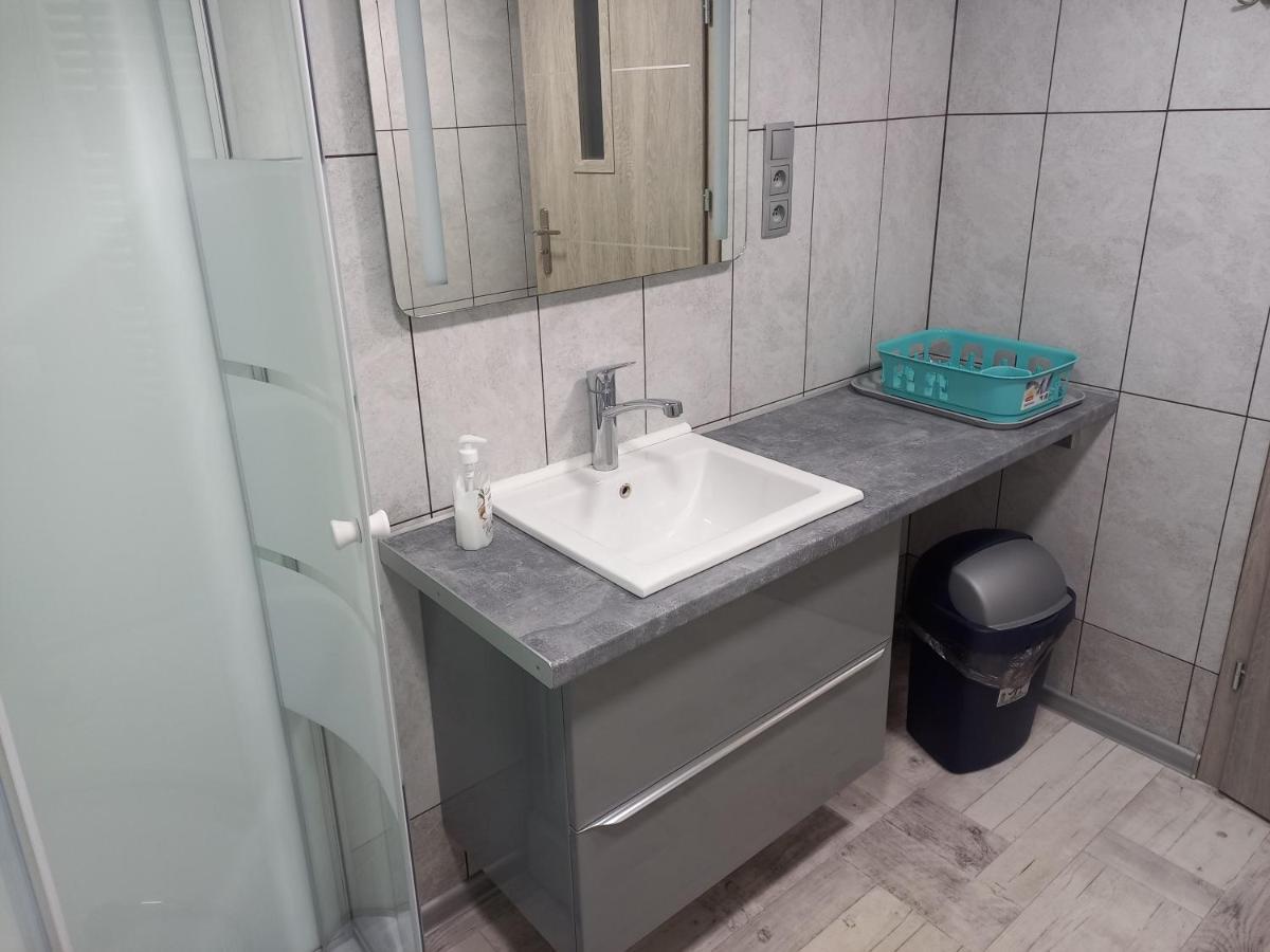 Pokoje Goscinne Jaga Kielce Exterior foto