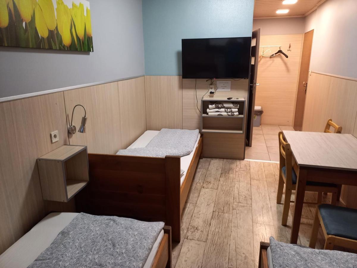 Pokoje Goscinne Jaga Kielce Exterior foto