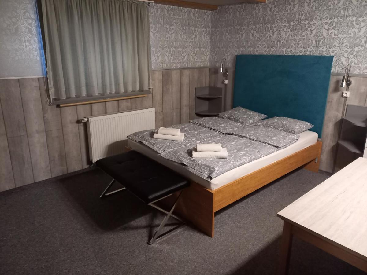 Pokoje Goscinne Jaga Kielce Exterior foto