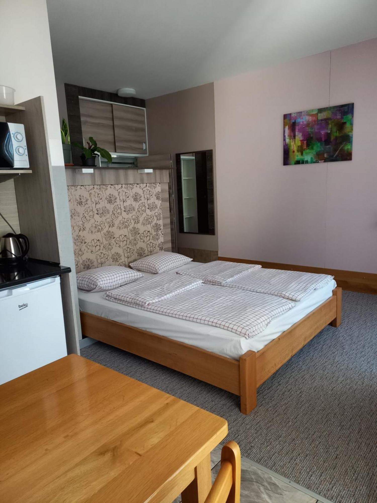 Pokoje Goscinne Jaga Kielce Exterior foto